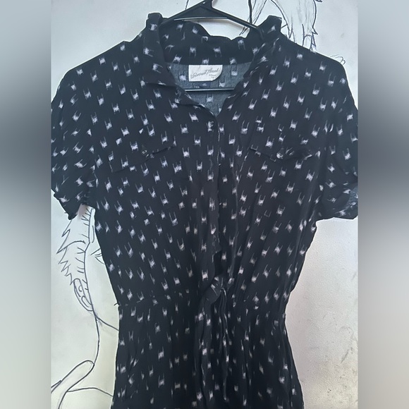 Universal Thread XS jumpsuit short sleeved dark blue/ black patterned romper - Picture 5 of 5